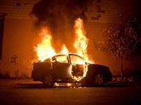 В пригороде Львова сожгли два автомобиля сельского головы