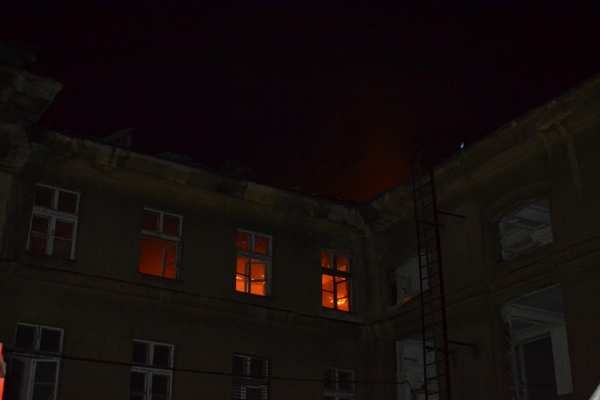 Пожар в предбудущем здании штаба ВМС Украины прозошел из-за небрежности строителей(фото)