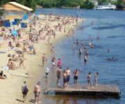 В Киеве не рекомендуют купаться на трех пляжах