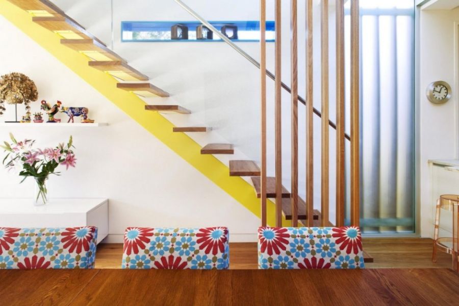 Дизайн небольшого дома в сиднее по проекту rolf ockert — вспышки света и всплески цвета за скромным фасадом