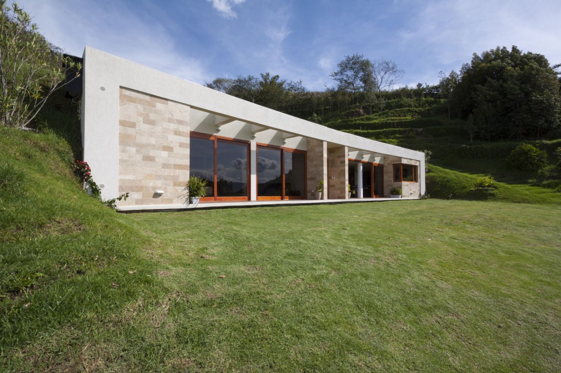 Дом среди гор как продолжение природы — casa mirador от дизайн-студии ar+c, guayllabamba, эквадор