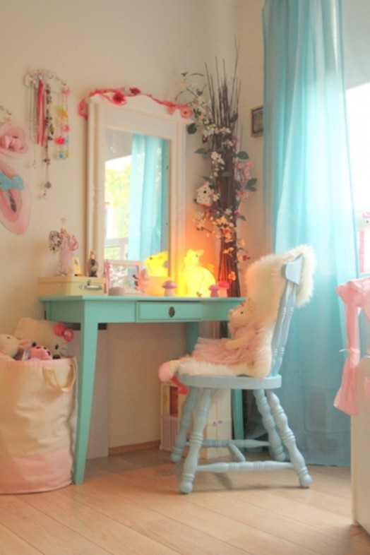 Красивая и нежная спальня для шестилетней девочки – пастельная гамма в воздушном интерьере
