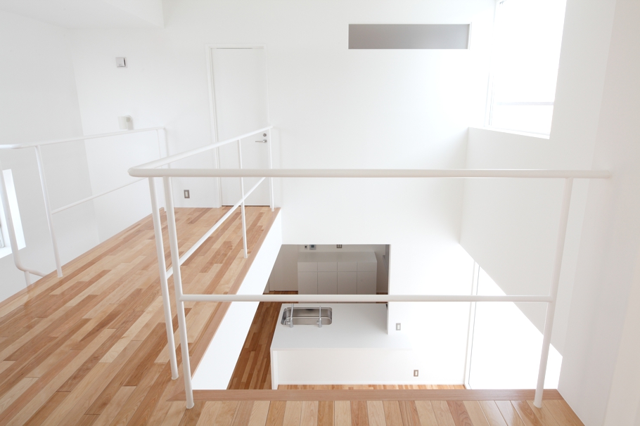 Элегантный дизайн особняка house k от компании keikichi yamauchi architect and associates в хоккайдо для большой и дружной семьи