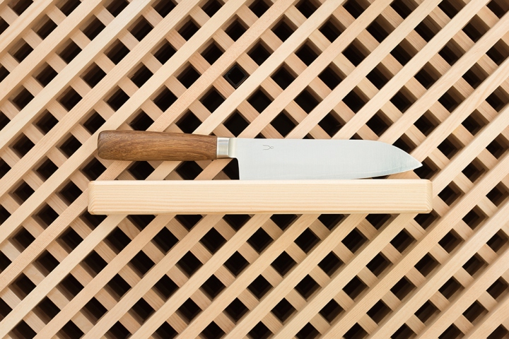 Дизайн витрины японского магазина ножей