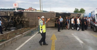 В Турции переворотился автобус с ребятенками. 36 человек получили травмы