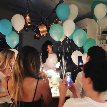 Селена Гомес обделала домашнюю вечеринку по случаю своего 25-летия