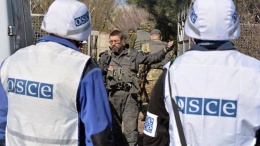 Боевики "ДНР" более 7 часов удерживали водителя и оборудование ОБСЕ