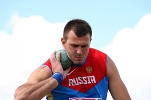 Российский легкоатлет на чемпионате мира наорал на судью и назвал его уродом
