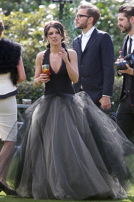 Разрушая стереотип: черные свадебные платья мировых знаменитостей
