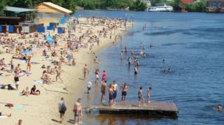 В самый солнцепек в Киеве очутились непригодны для купания все пляжи