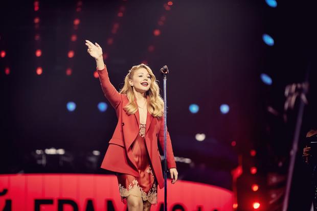 Танці з зірками: Тина Кароль презентовала песню из нового альбома на сцене шоу
