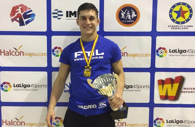 Украинцы завоевали три золота на Кубке Европы по самбо