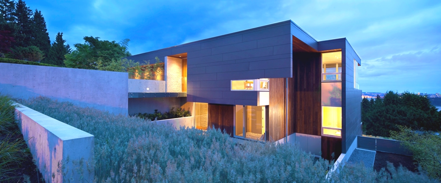 Проекты домов с панорамными окнами: трёхэтажный особняк в модернистском стиле