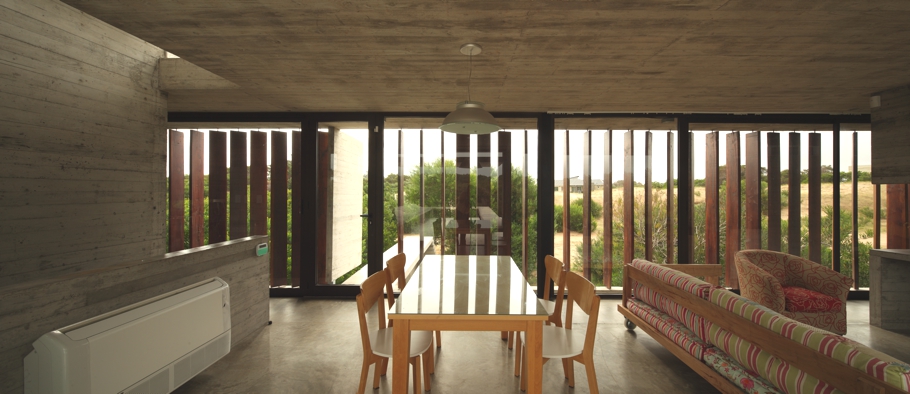 Великолепный летний домик costa esmeralda от bak arquitectos, буэнос-айрес, аргентина