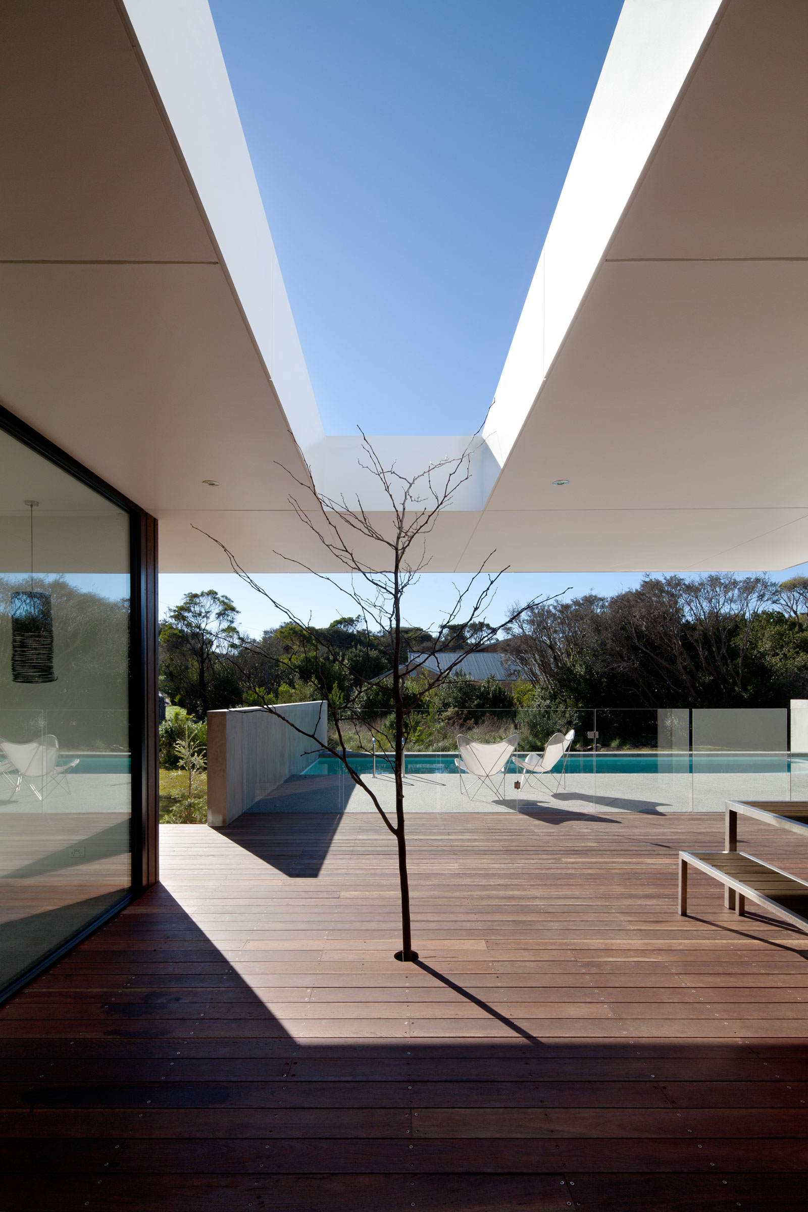 Шикарный дом-особняк от in form design в blairgowrie, штат виктория — яркий образчик австралийской архитектурной школы