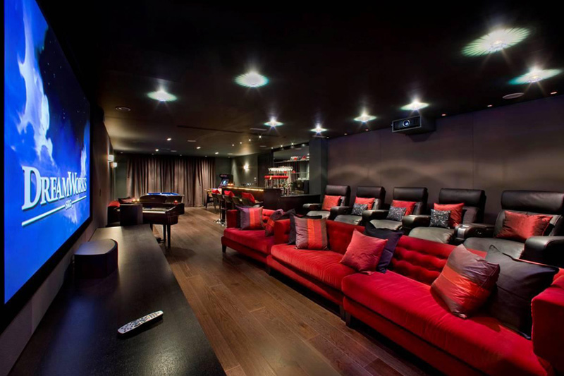 Домашний кинозал grange view в элитном коттедже харрисона варма, лондон, великобритания