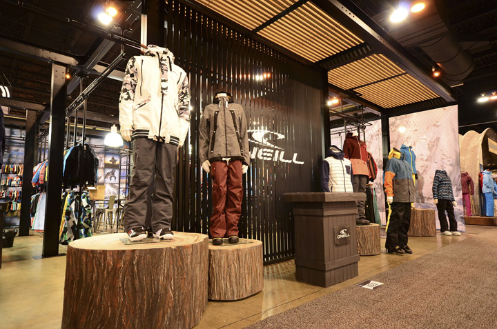 Незаурядный дизайн магазина одежды для лыжников в стиле шале