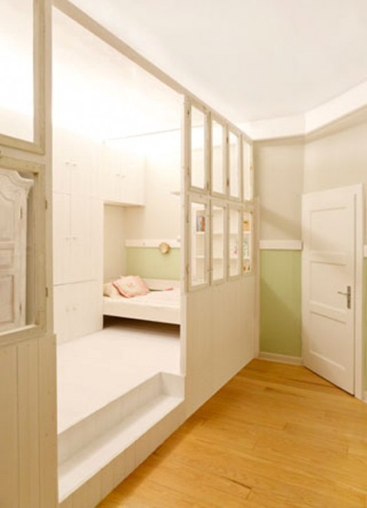 Дизайн комнаты для девочек в нежных светлых тонах от lea korzeczek #038; matthias hiller