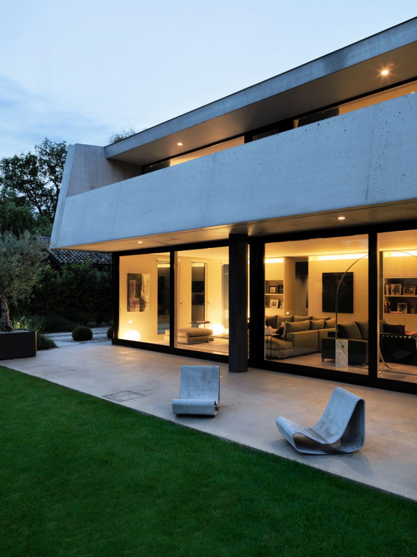 Великолепный дизайн-проект элитного загородного дома из монолитного бетона