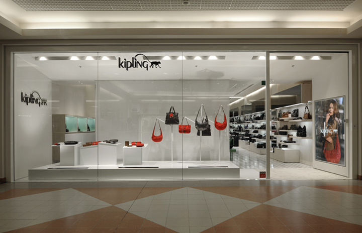 Минималистский дизайн-проект брендового магазина сумок kipling от universal design studio, антверпен, бельгия