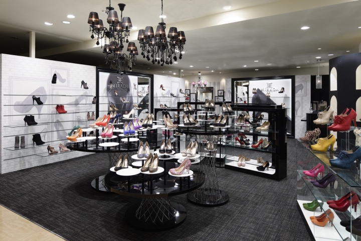 Стильное оформление магазинов: фешенебельный бутик женской обуви mirada royal