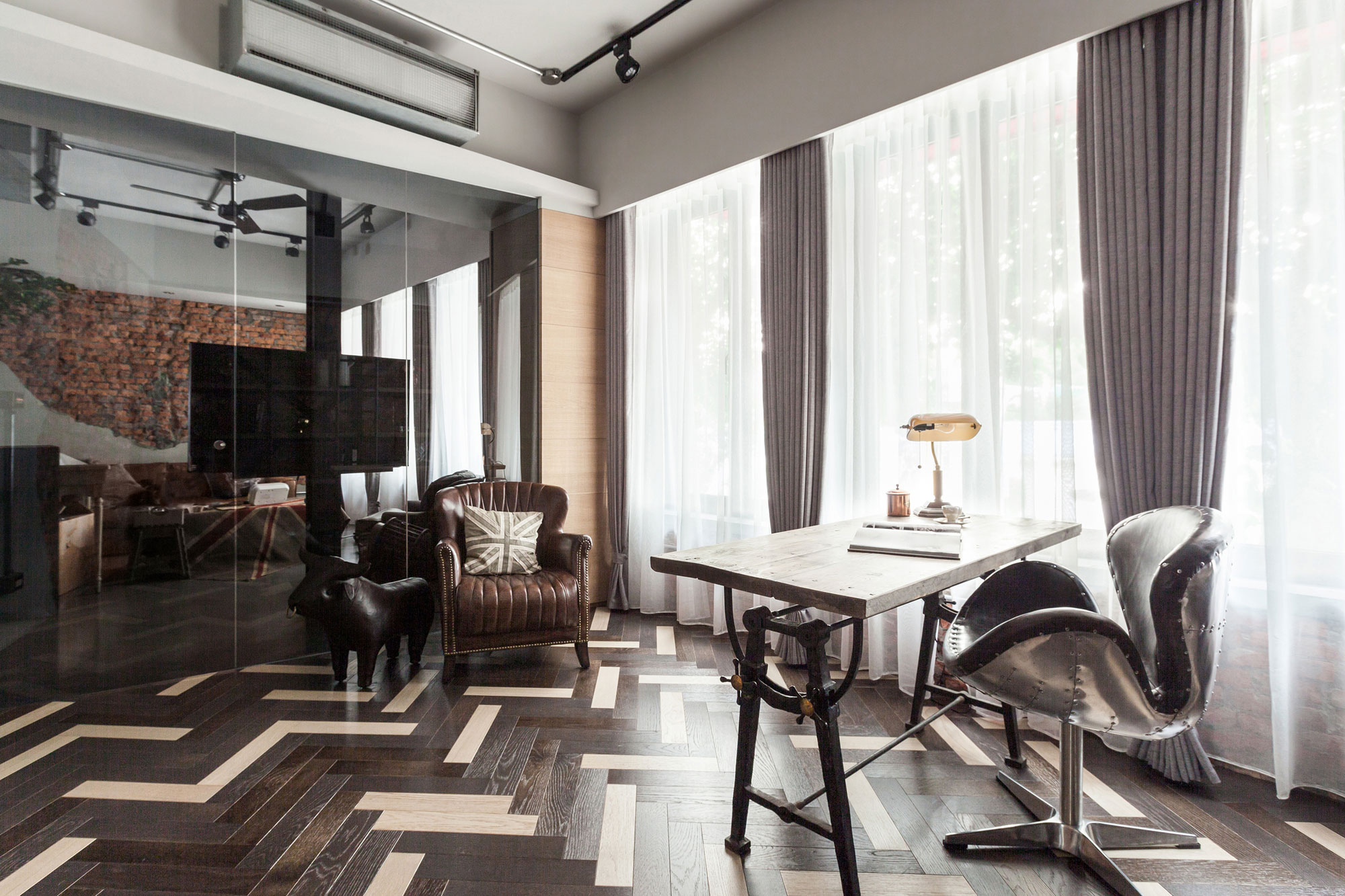 Винтажно-индустриальный шик апартаментов по проекту chi-torch interior design в тайване