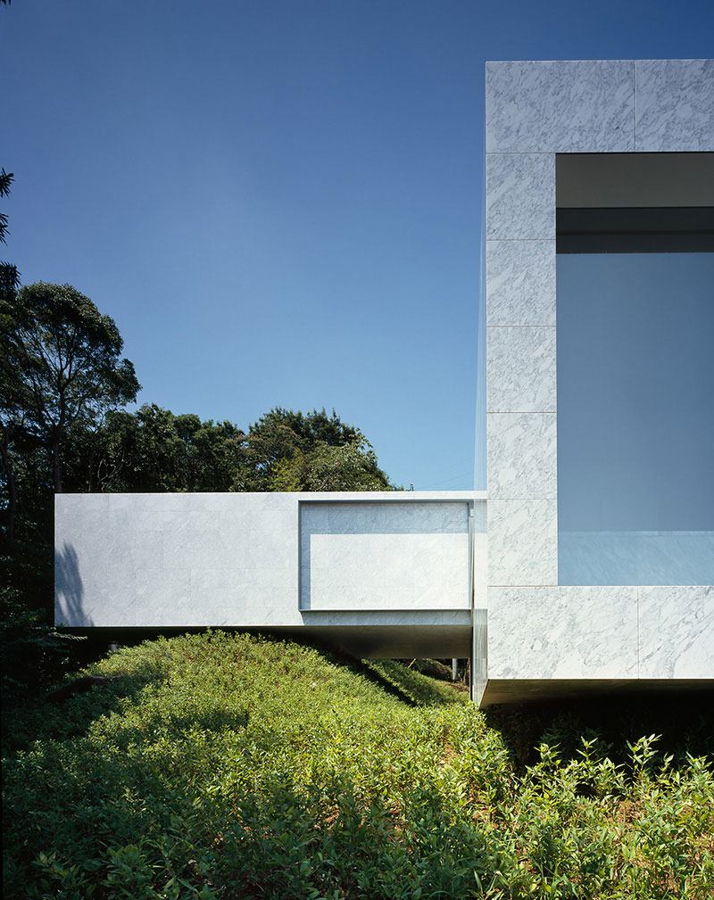 Сложные конструкции для простой жизни: оригинальная загородная усадьба plus по задумкам mount fuji architects studio в сидзуока