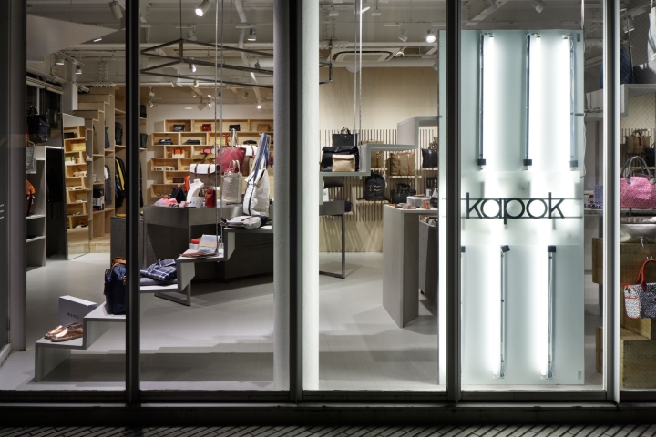Стиль индустриальной цивилизации – лаконичный интерьер магазина сумок kapok от hako design, токио