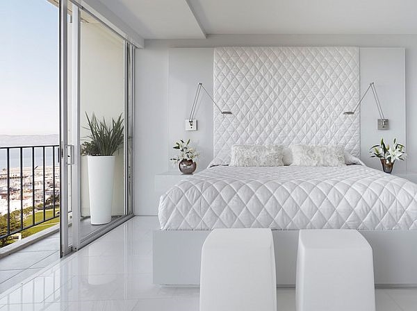 Придайте немного пикантности белой спальне с помощью оригинального декора — маленькие секреты удачного оформления