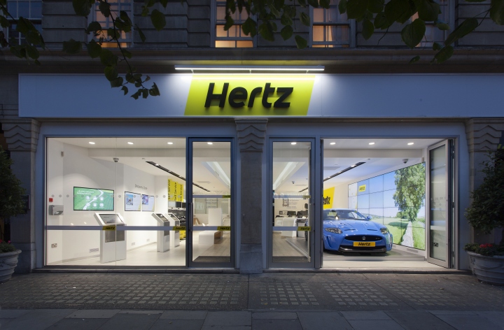 Минималистский дизайн-проект магазина продажи услуг hertz от студии wanda creative, лондон