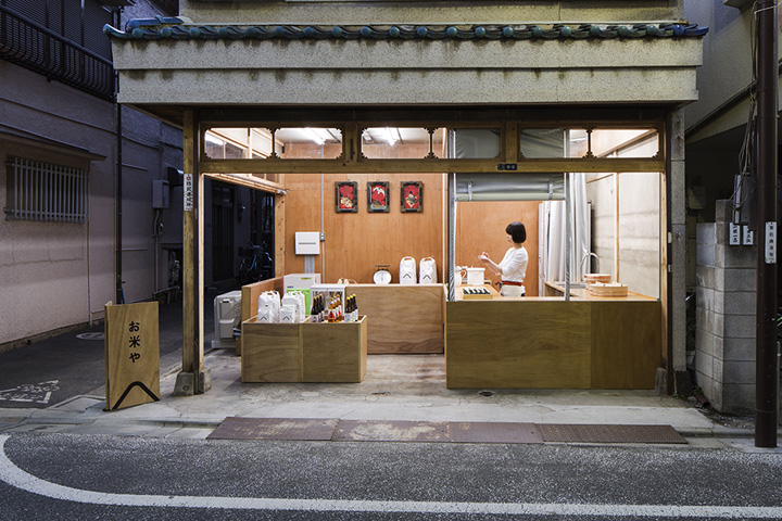 Мнималистский дизайн магазина риса и сопутствующих продуктов okomeya по проекту schemata studio, токио