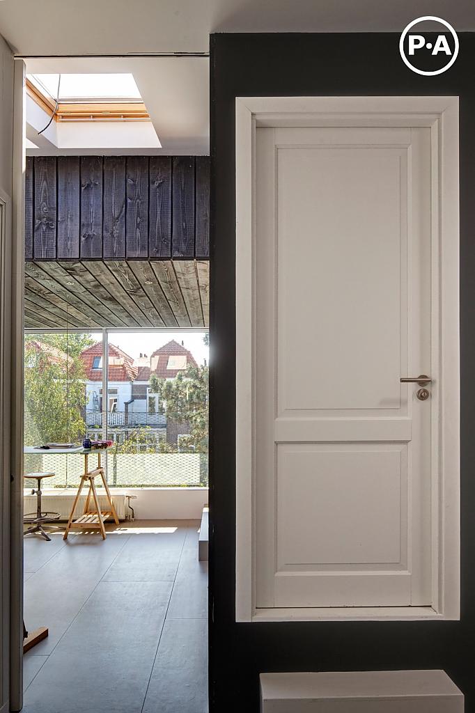 Проекты домов в голландском стиле: старинный респектабельный особняк joyce #038; jeroen и модернистский дизайн от personal architecture, hague, нидерланды