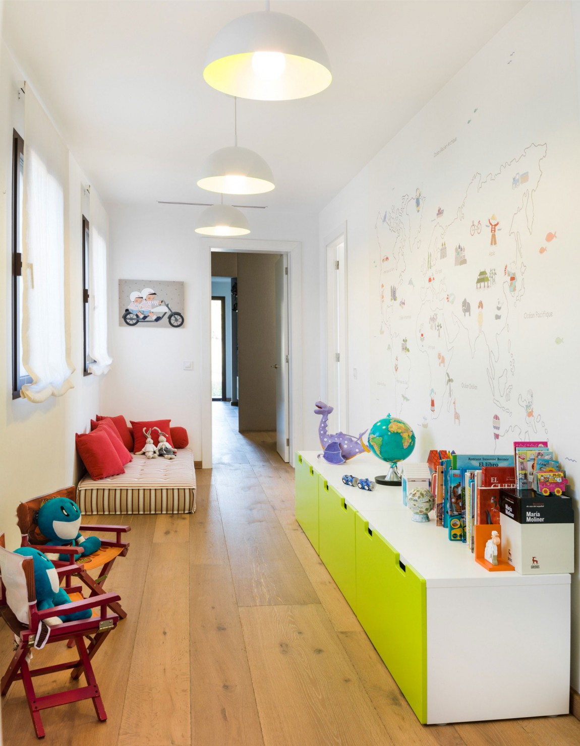 Вносим тепло и уют в интерьер детской комнаты для девочки с помощью советов дизайнеров